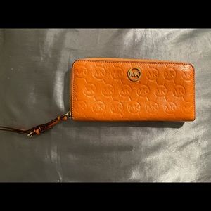 Michael Kors wristlet/zip up wallet